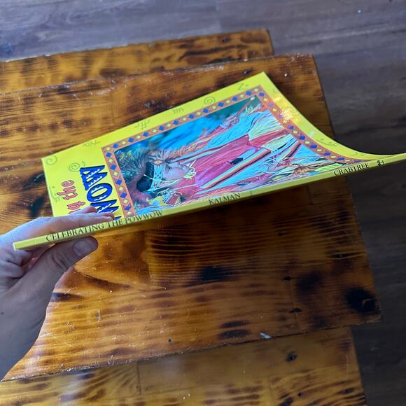 Vintage 1997 Celebrating The Powwow Native American Paperback Book - Picture 10 of 10
